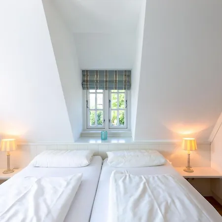 Alt Haus 1 *